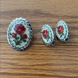 Floral Embroidered Jewelry Set